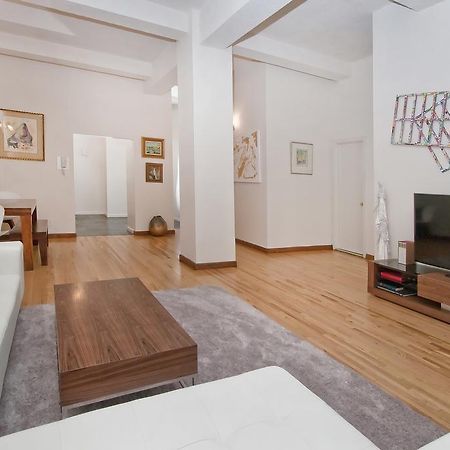 Luxury Apartments Next To Times Square Ню Йорк Стая снимка