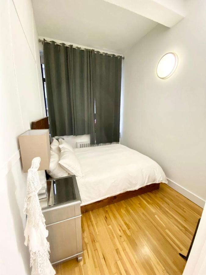 Luxury Apartments Next To Times Square Ню Йорк Екстериор снимка