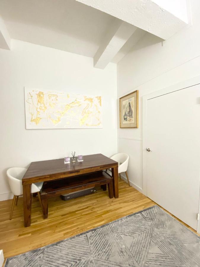 Luxury Apartments Next To Times Square Ню Йорк Екстериор снимка