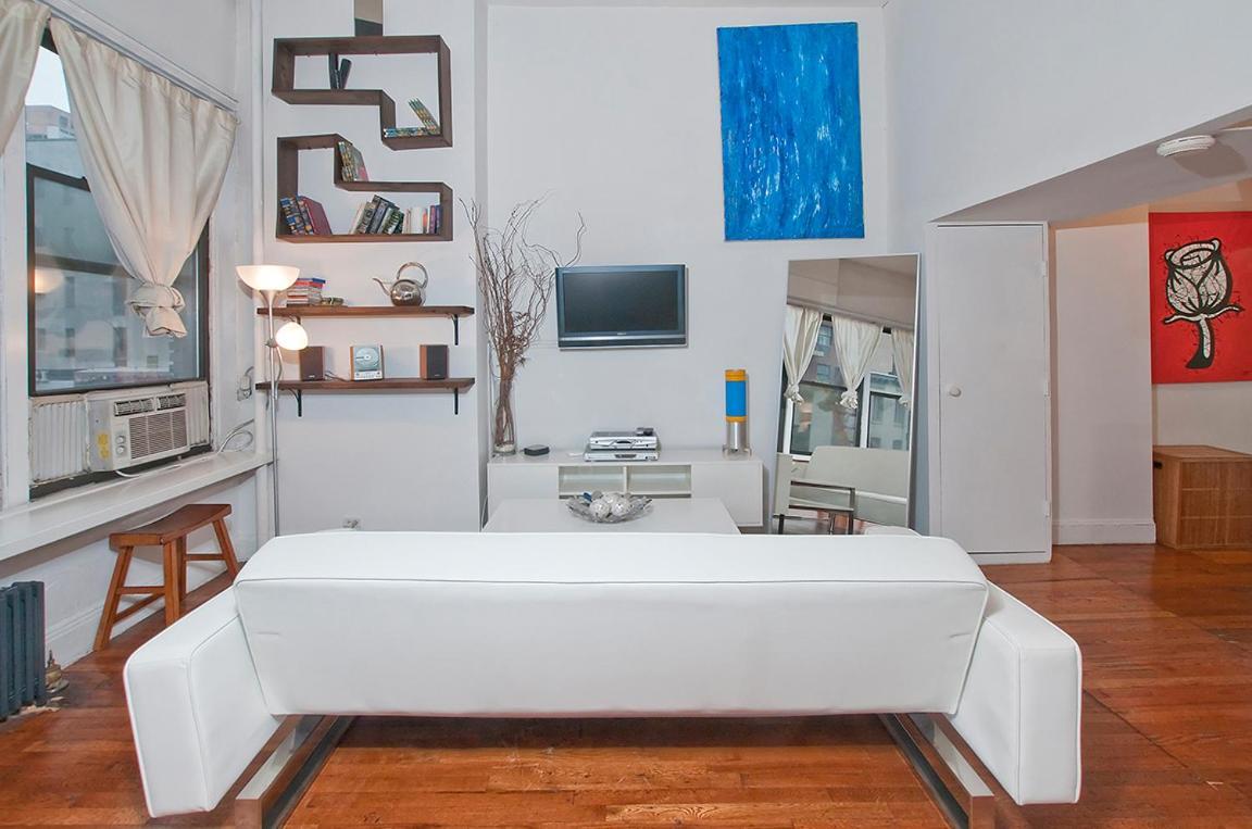 Luxury Apartments Next To Times Square Ню Йорк Екстериор снимка