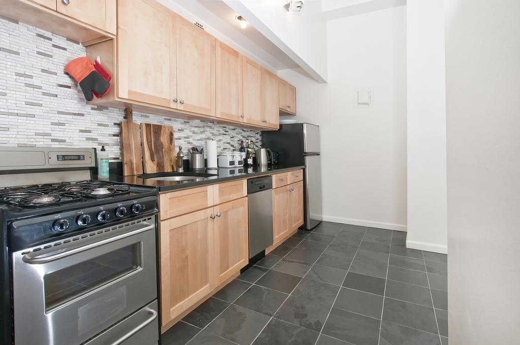Luxury Apartments Next To Times Square Ню Йорк Стая снимка