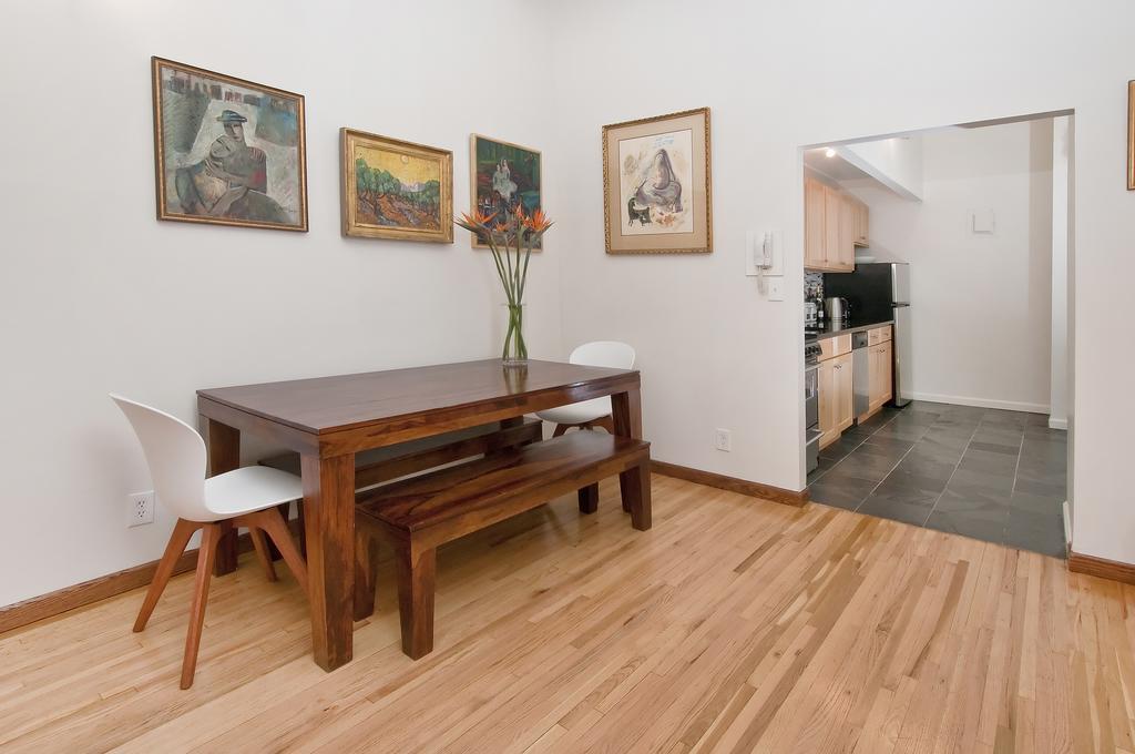 Luxury Apartments Next To Times Square Ню Йорк Стая снимка