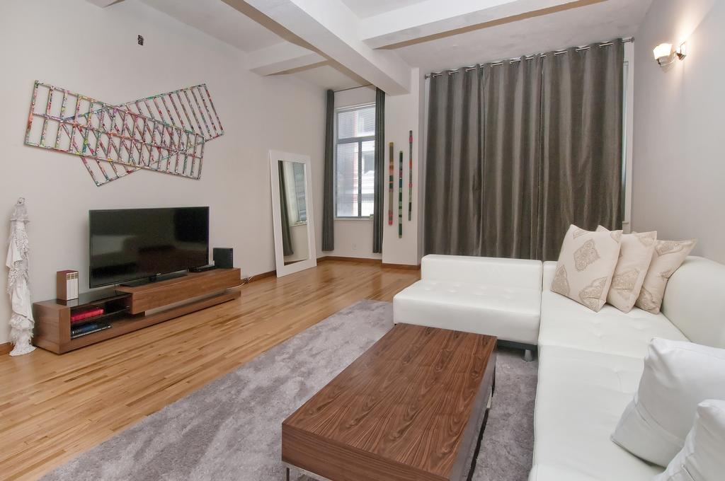 Luxury Apartments Next To Times Square Ню Йорк Стая снимка